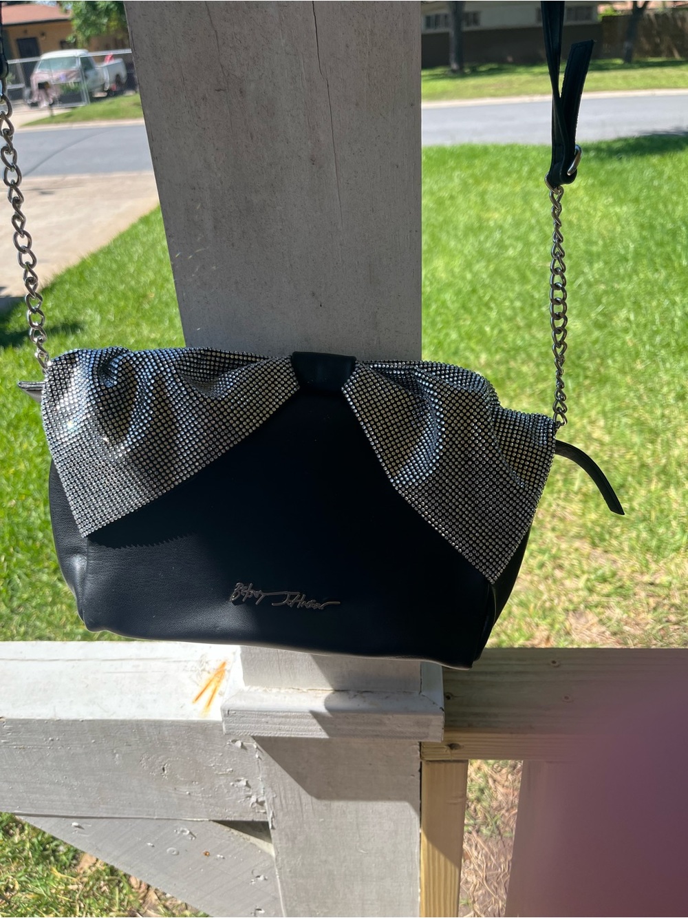 Ladies shoulder bag